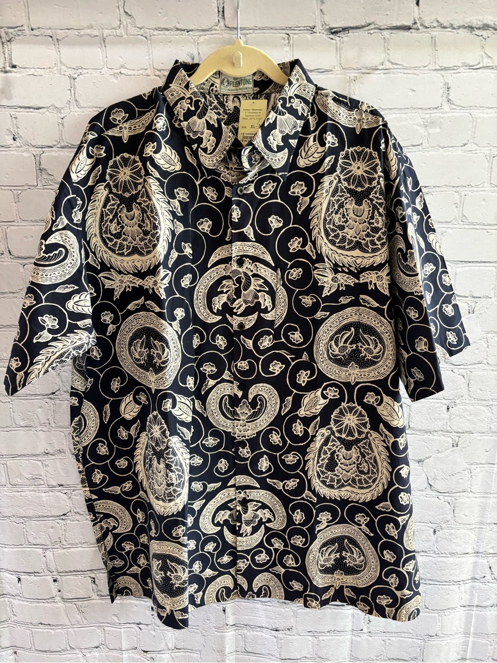 *NEW* Imported Men’s Batik Plentong Short Sleeve Button Shirt - Size XL